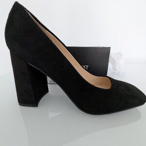 NWT Nine West Yolend Suede Square Toe Pump 6.5M